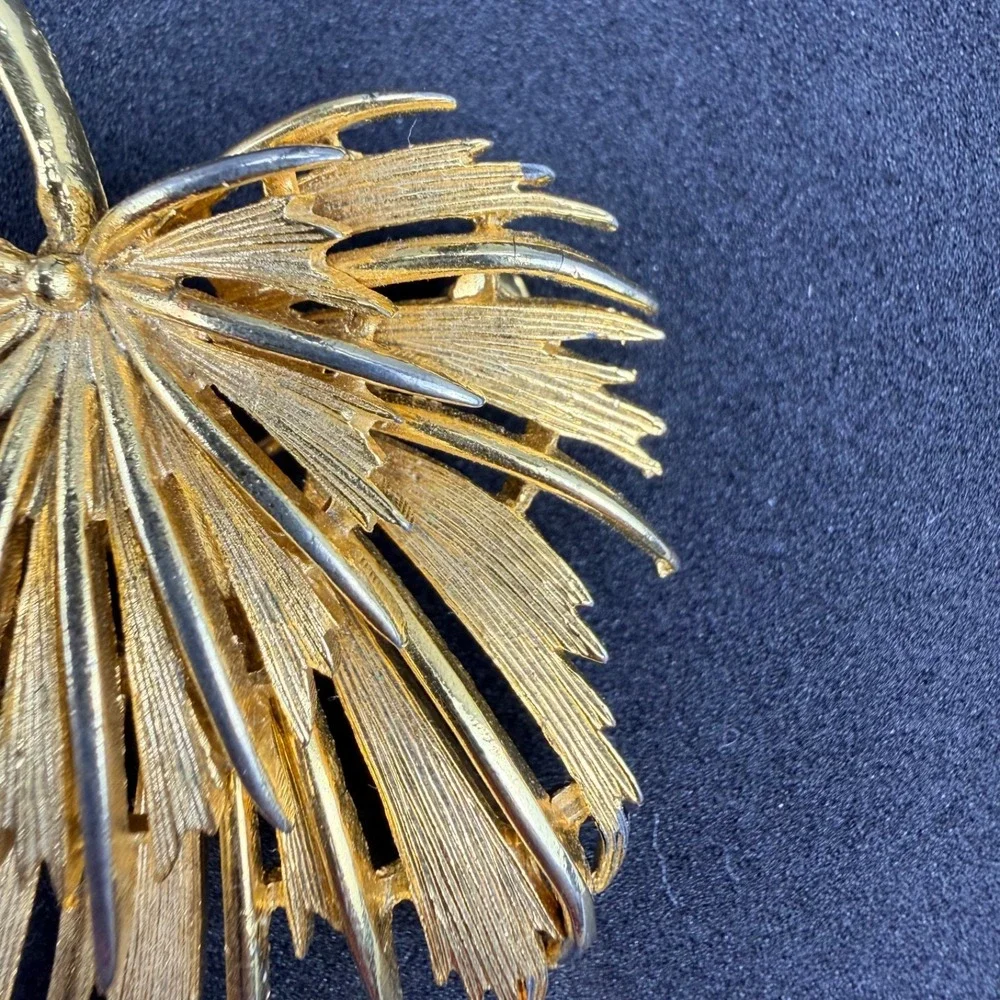 Vintage Gold Tone Textured Maple Leaf Brooch Pin Openwork Nature Fall 2